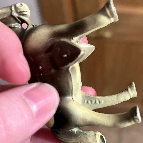 Pre WW2 cast iron racing horse toy in pristine condition - Picture 2 of 2